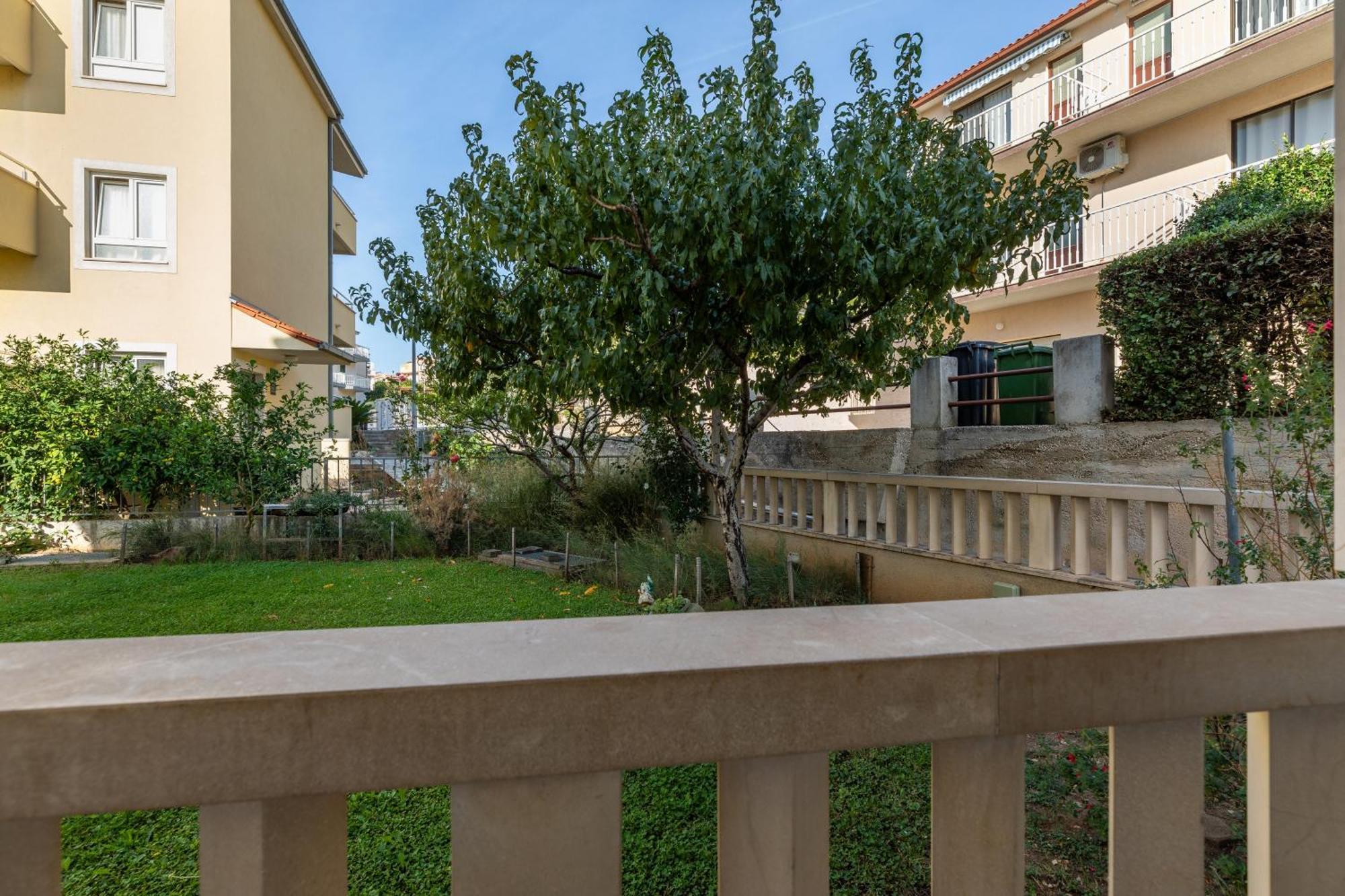 Apartments By The Sea Duce, Omis - 5973 Екстер'єр фото