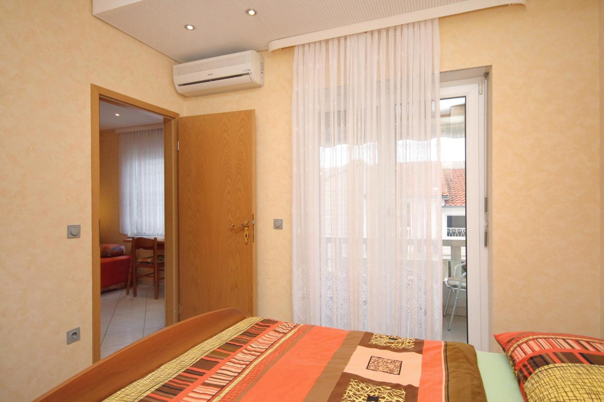 Apartments By The Sea Duce, Omis - 5973 Номер фото