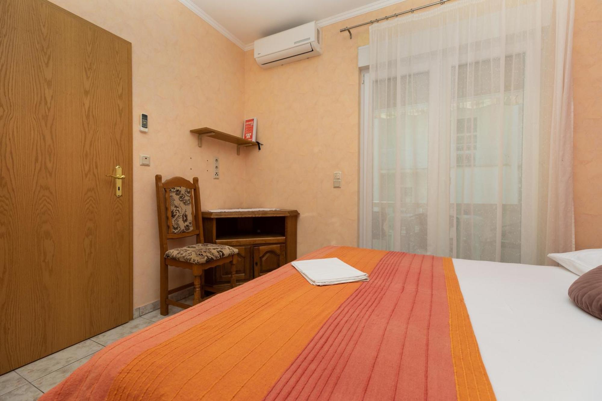 Apartments By The Sea Duce, Omis - 5973 Номер фото