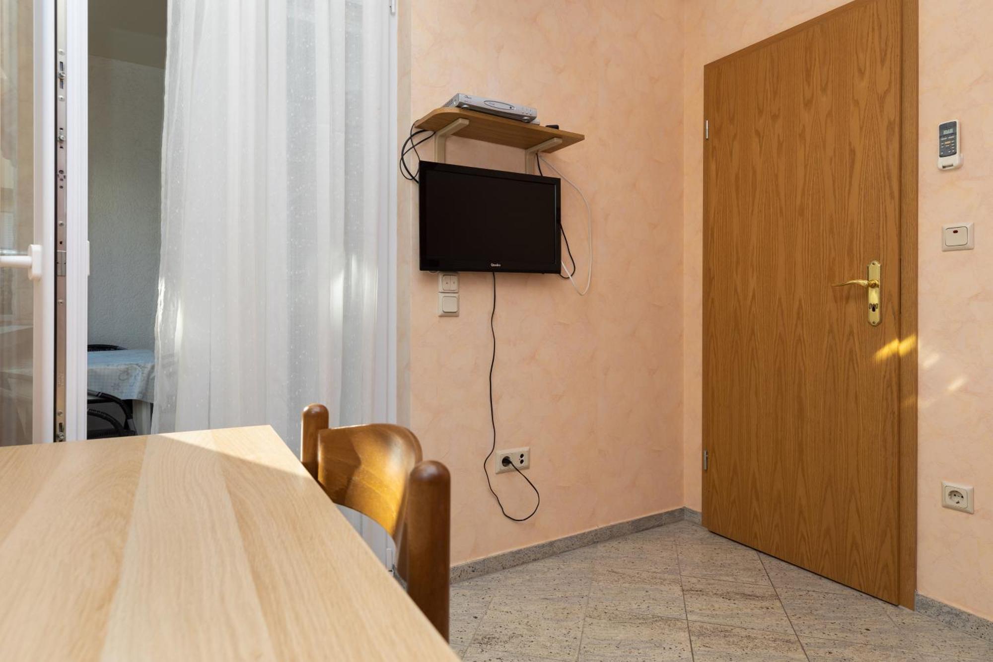 Apartments By The Sea Duce, Omis - 5973 Номер фото